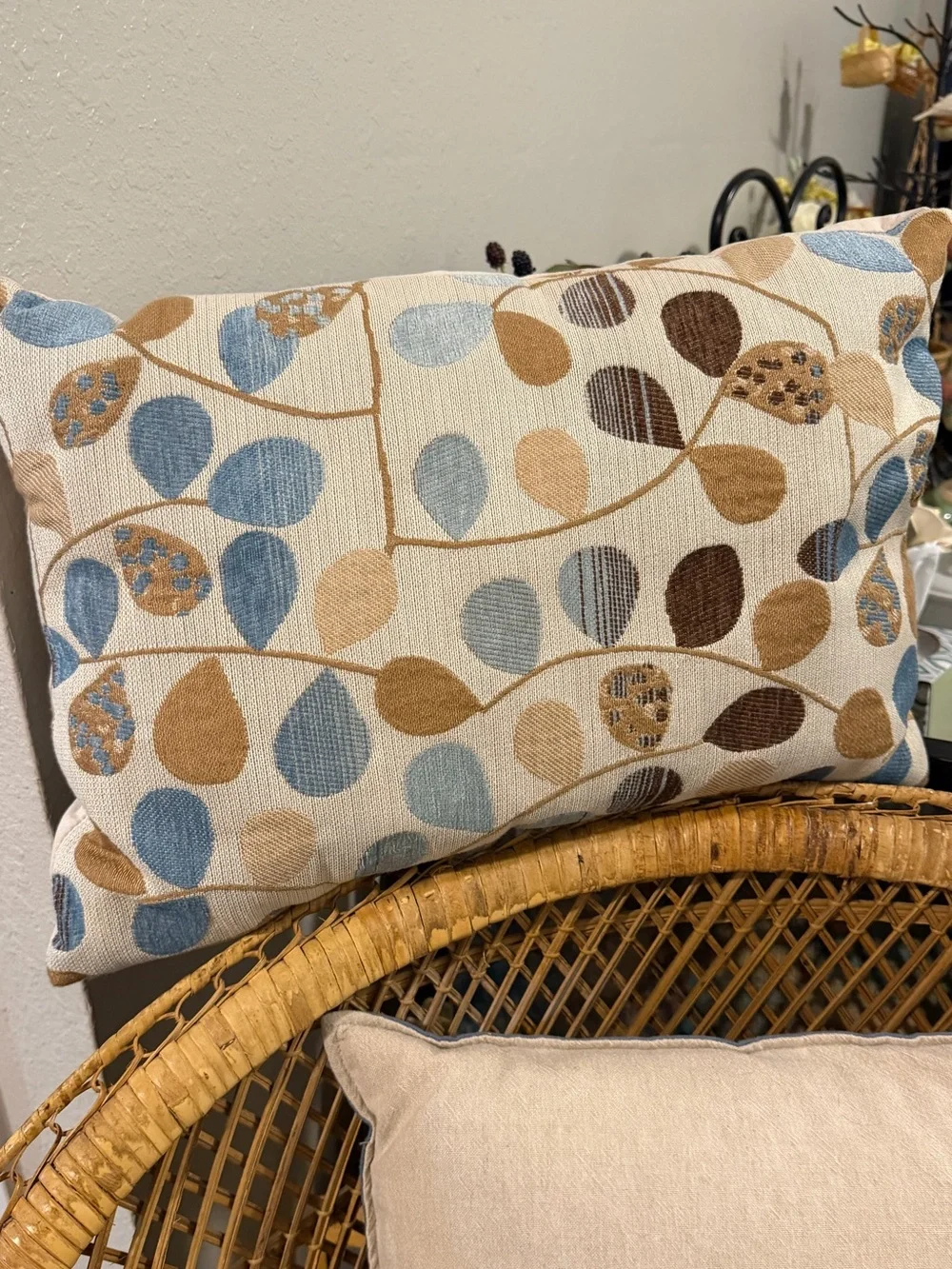 LUXURY LUMBAR BOTANICAL ACCENT PILLOW